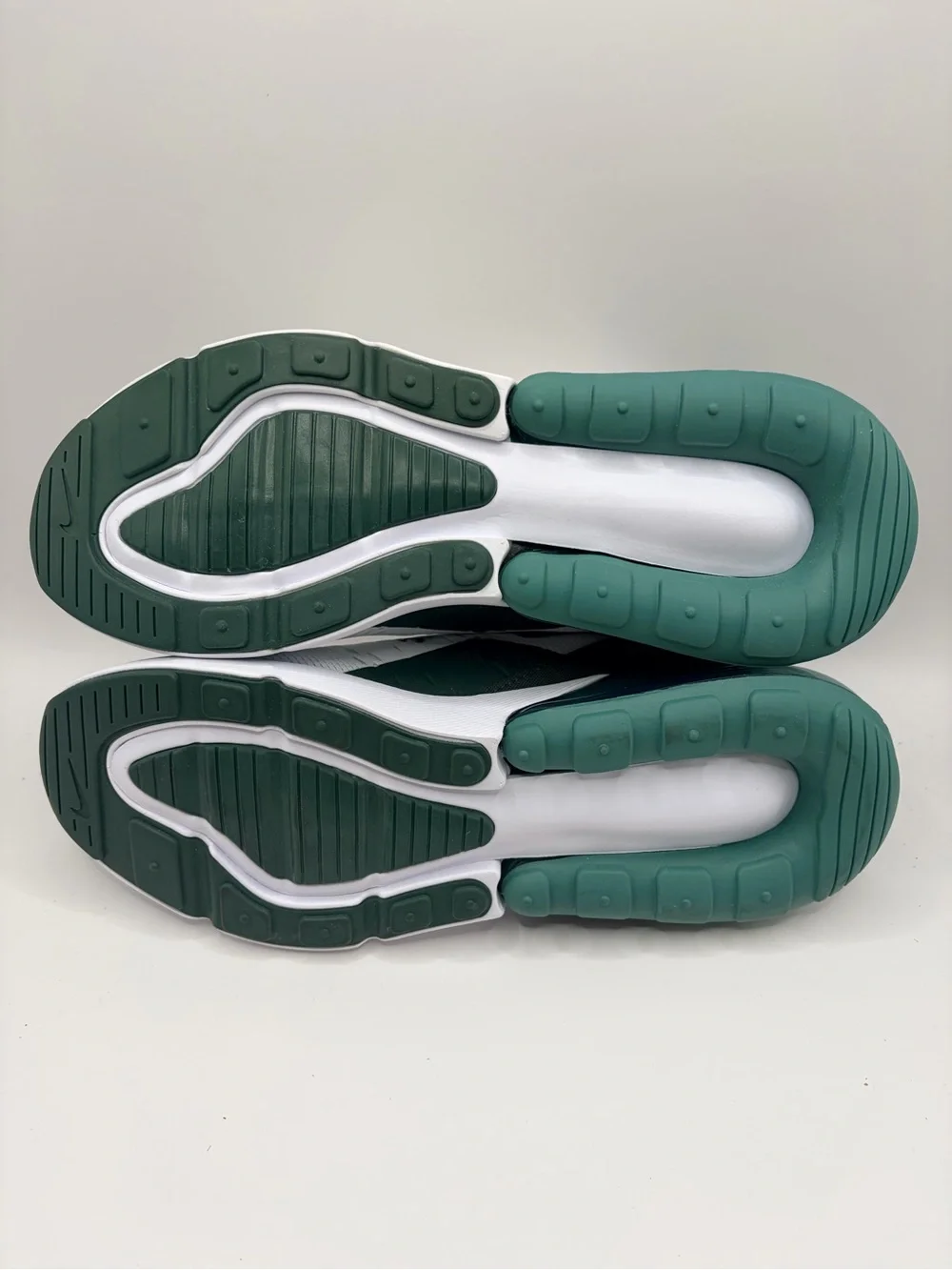 Nike Air Max 270 Sneakers 10 Women